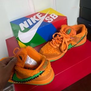 SB Nike Dunk Low “Grateful Dead” sneakers SZ 12, Pre-owned condition 8/10